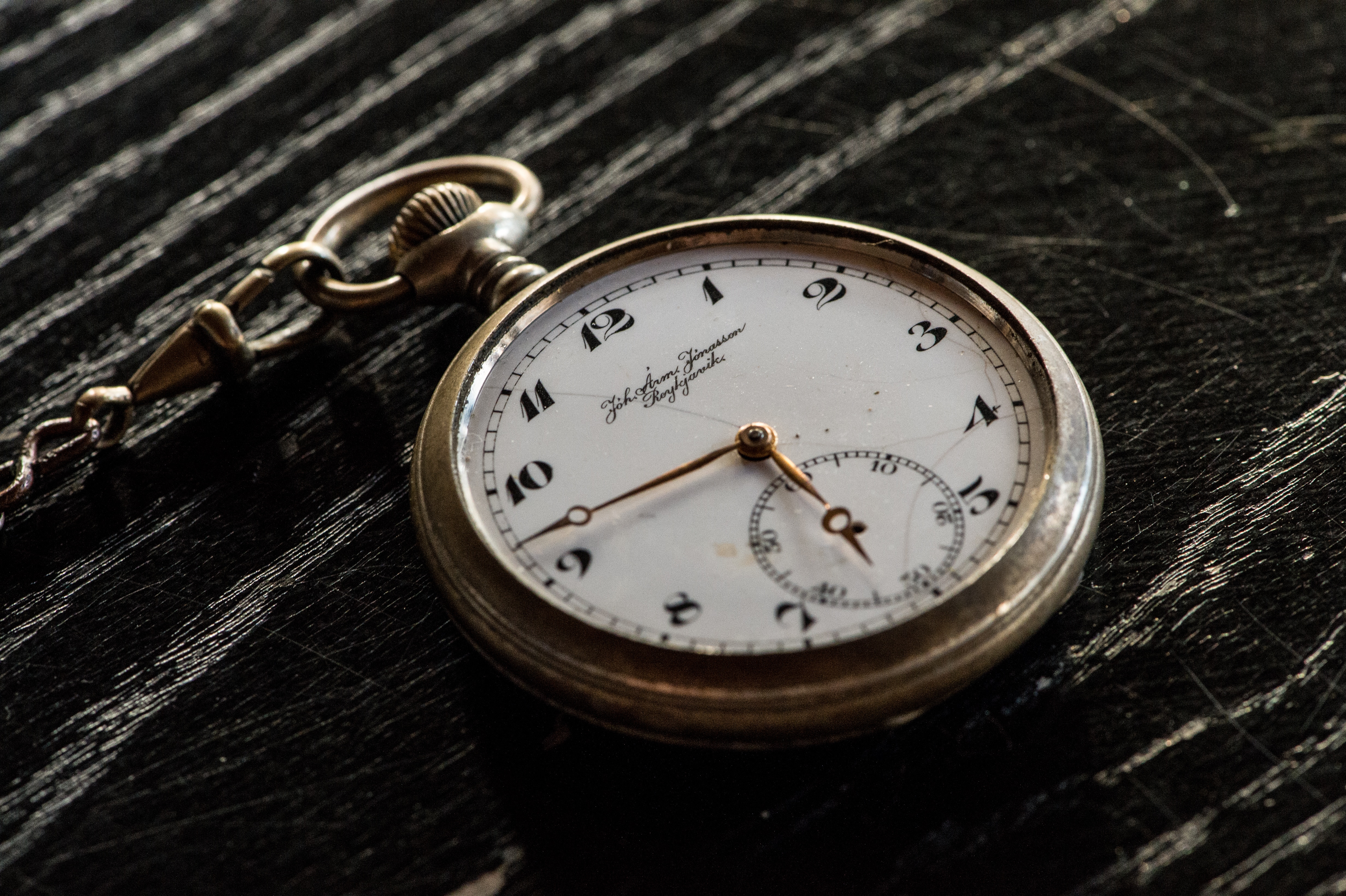 Arizona criminal statutes of limitations - close up of a pocket watch