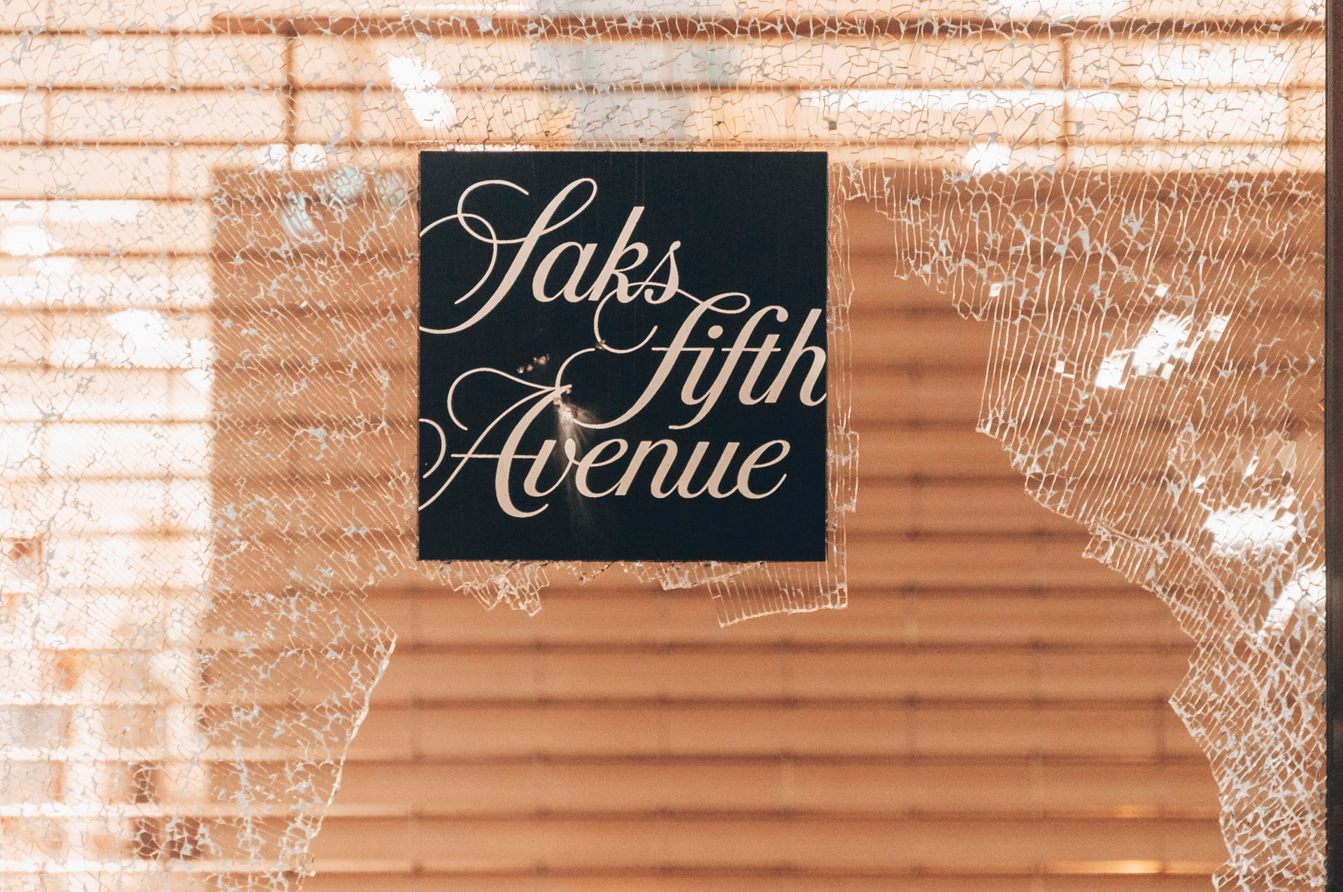 arizona looting laws - saks fifth avenue